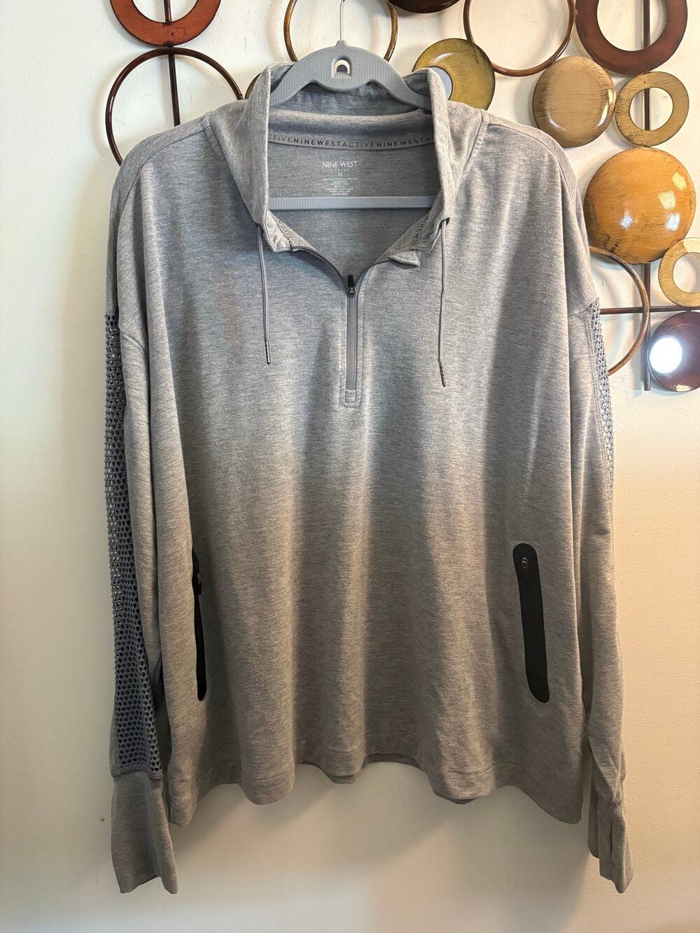 Women’s Nine West 1x grey long sleeve active top